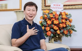 HLV Kim Sang Sik tiết lộ chuyện vì sao lạy trọng tài