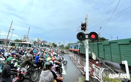 Dời ga xe lửa, dùng mặt bằng tuyến đường sắt nội đô làm metro trên cao?