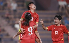 Tuyển nữ Việt Nam - Guam (hiệp 1) 3-0: Bích Thùy lập cú đúp