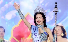 Hoa hậu Doanh nhân Hòa bình 2025 chung kết 20 thí sinh, trao 20 giải