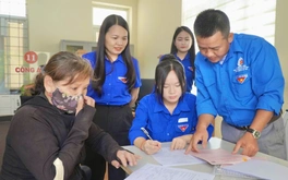 'Áo xanh' đón dân hỗ trợ vận hành chính quyền 2 cấp
