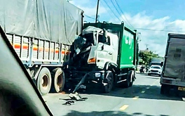 Xe rác tông đuôi xe tải trên tỉnh lộ 8, một người chết