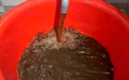 'Nước sạch' đục ngầu, nổi bọt, đơn vị quản lý nói 'nước được xử lý kỹ lưỡng'