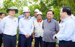 Đền bù, giải phóng mặt bằng làm dự án đường Hồ Chí Minh cần thỏa đáng, chia sẻ với dân