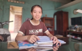 18 tuổi làm thêm 12 tiếng: Mỗi ngày là 'cuộc chiến áo cơm' và mơ vào đại học