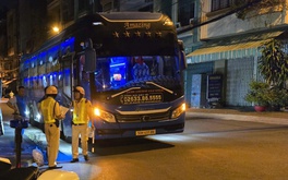 Xe giường nằm nên quản, không nên cấm