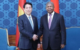 Việt Nam và Angola ký nhiều văn kiện, đặt mục tiêu 1 tỉ USD thương mại song phương