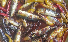 Hue-style braised mackerel scads: A taste of care and tradition