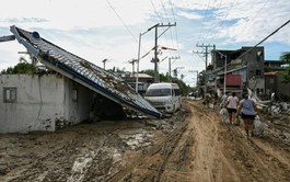 Philippine death toll tops 140 as typhoon heads towards Vietnam