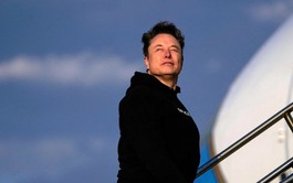 Elon Musk becomes first person worth $700 billion following pay package ruling