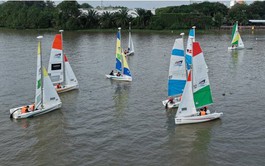 Eight teams compete at open sailing regatta in Vietnam’s Can Tho