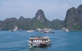 Experts mull solutions to make visitors stay longer in Quang Ninh