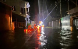 Kajiki weakens to depression, drenches north-central Vietnam