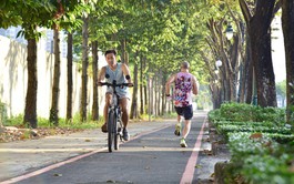 Ho Chi Minh City residents welcome New Year with metro rides, cycling in new lane