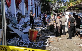 Major earthquake in Indonesia kills one, sparks panic