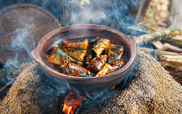 Slow-braised mackerel with toasted bread stir memories in central Vietnam