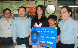Món quà lớn dành cho nữ sinh THPT Marie Curie hứa 'sẽ là chỗ dựa cho má'
