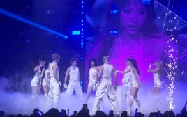 Em xinh Mỹ Mỹ bùng nổ với fancon đầu tiên trong sự nghiệp