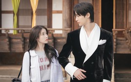 IU và Byeon Woo Seok cưới trước yêu sau trong phim mới