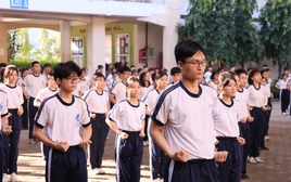 Khoảnh khắc ấn tượng khi học sinh TP.HCM hòa nhịp  đồng diễn võ nhạc Vovinam