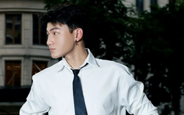 Mentor cao 1m8 của Trường THPT Ten Lơ Man mê ống kính và thiện nguyện