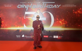 Phan Đinh Tùng quyết tâm ‘toàn cầu hóa’ Khúc ca mừng sinh nhật