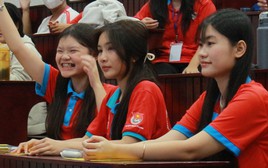 Chiến sĩ Hoa phượng đỏ tập huấn kỹ năng chống lừa đảo trên mạng