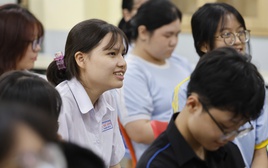 TS Giang Thiên Vũ mách teen Trường THPT Lương Thế Vinh cách xử lý căng thẳng học đường