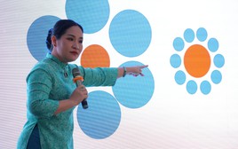 Đồng hành cùng con: Một phụ huynh hạnh phúc bắt đầu từ một con người hạnh phúc