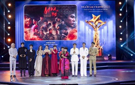 Phim Mưa đỏ đại thắng, Hạ Anh bất ngờ lập hat-trick tại Giải thưởng Ngôi sao xanh