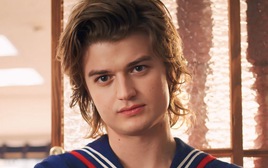 Ngôi sao Stranger things đang khuấy đảo làng nhạc Âu Mỹ là ai?