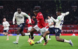 Sesko tỏa sáng, Man United nhọc nhằn giành điểm khi đấu với West Ham