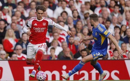 Phá kỷ lục tồn tại hơn 20 năm, Max Dowman đưa Arsenal đến gần ngôi vương