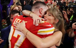 Taylor Swift và Travis Kelce gây chú ý với tin đồn đám cưới bí mật vào mùa hè năm nay