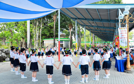 Video clip hướng dẫn múa hát bài “Thiếu nhi thế giới liên hoan”