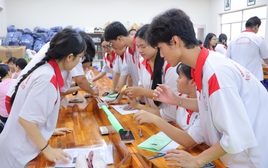 Học mà chơi, chơi mà học tại Sân chơi STEM liên môn Trường THPT Nguyễn Hữu Thọ
