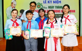 Phường Tân Định tuyên dương đội viên, tổng phụ trách Đội tiêu biểu