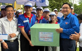 Thành Đoàn TP.HCM đến ‘tiếp sức’ cho các chiến sĩ Tiếp sức mùa thi