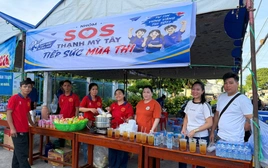 Gian hàng 0 đồng tiếp sức sĩ tử tại Trường THPT Thạnh Mỹ Tây, An Giang