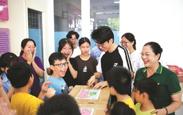 Tặng một cuốn sách, góp bao niềm vui