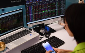 Đọc nhanh 28-10: Cổ phiếu chip kéo Nasdaq tăng 1,18%, lợi nhuận Sacombank giảm hơn 50%