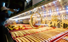 Giá vàng hôm nay 5-10: Vàng thế giới tăng nhẹ, vẫn loay hoay dưới 4.200 USD