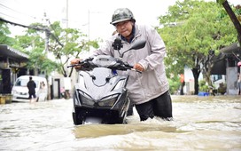 Thời tiết hôm nay 27-9: Bắc Bộ nắng, Trung Bộ mưa dông vài nơi, Nam Bộ triều cường