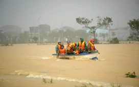 Biển Đông có thể có bão mới, miền Trung đối mặt đợt mưa lớn kéo dài