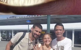 A Vietnamese volunteer traveled over 1,000 kilometers to return a lost wedding ring to Portuguese newlyweds on their honeymoon in Vietnam.