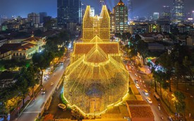 Aerial video shows Notre Dame Cathedral illuminated in central Ho Chi Minh City