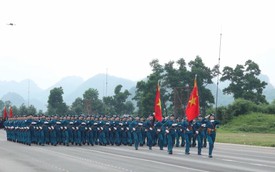 Vietnamese women warriors on the parade ground