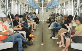 Ho Chi Minh City encourages civil servants, public employees to use public transport at least twice a week