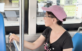 International visitors enjoy Ho Chi Minh City’s free bus service