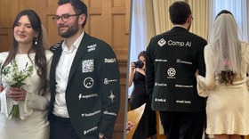 Chú rể bán chỗ quảng cáo trên vest cưới, số tiền kiếm được khó tin?!